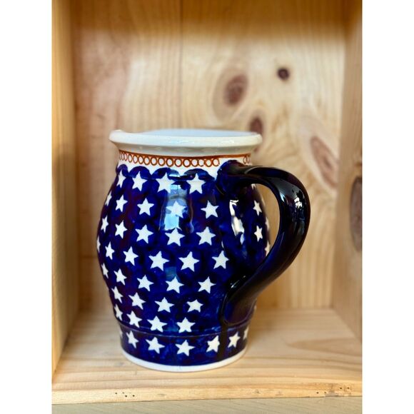 EUC Boleslawiec Polish Pottery 32 oz Stars Red White Blue 6.5" Pitcher - Picture 1 of 8